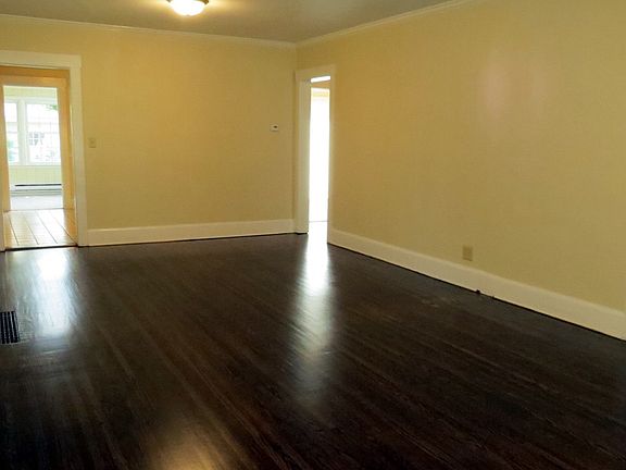 5th image of 406 N Rockford Ave