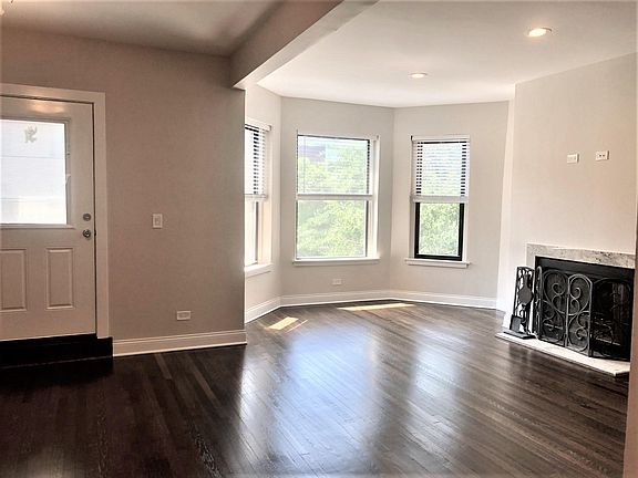 2nd image of 920 W Belle Plaine Ave APT 2W