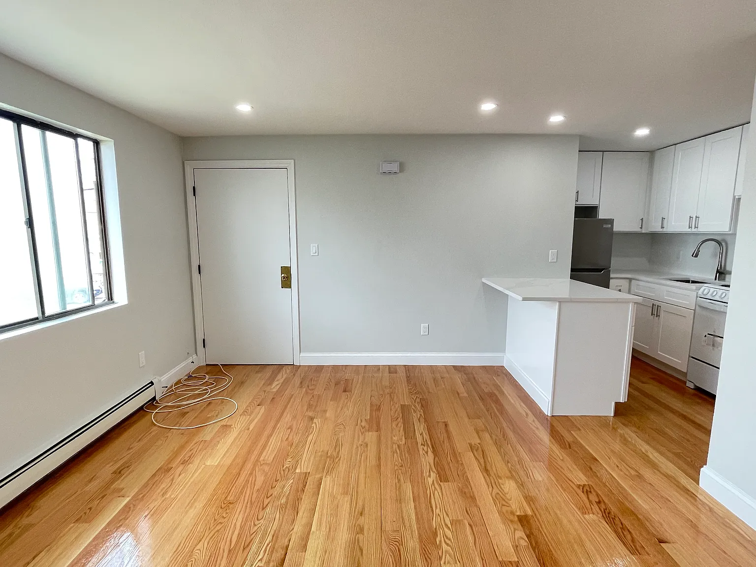 23 Claremont Ave — Photo 3