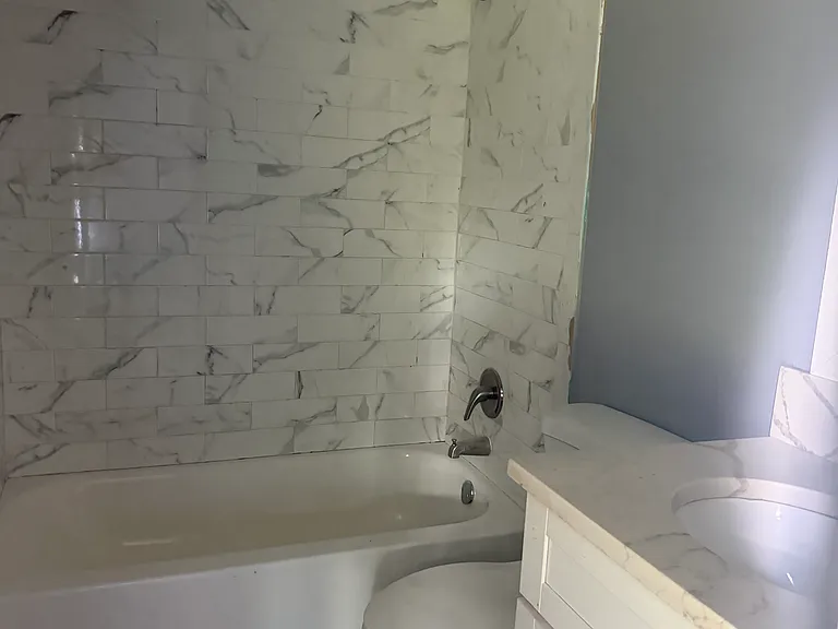 90 W Independence Cir — Photo 4