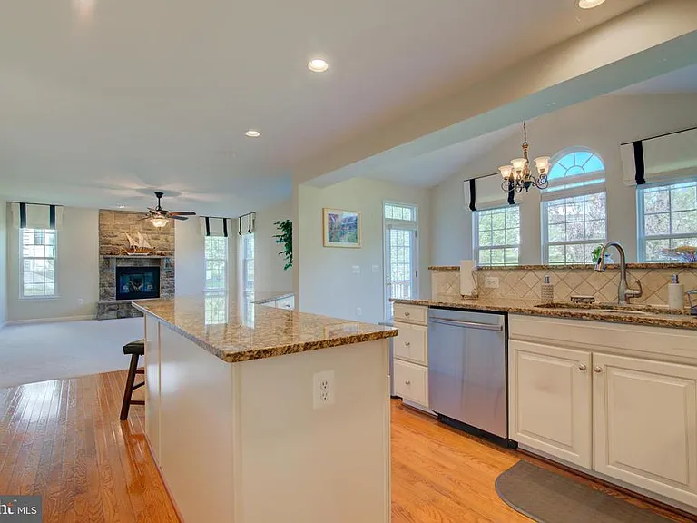 25291 Kilkeen Way — Photo 10