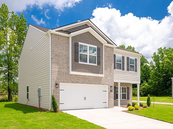 2nd image of 2043 Fairview Hills Dr NE