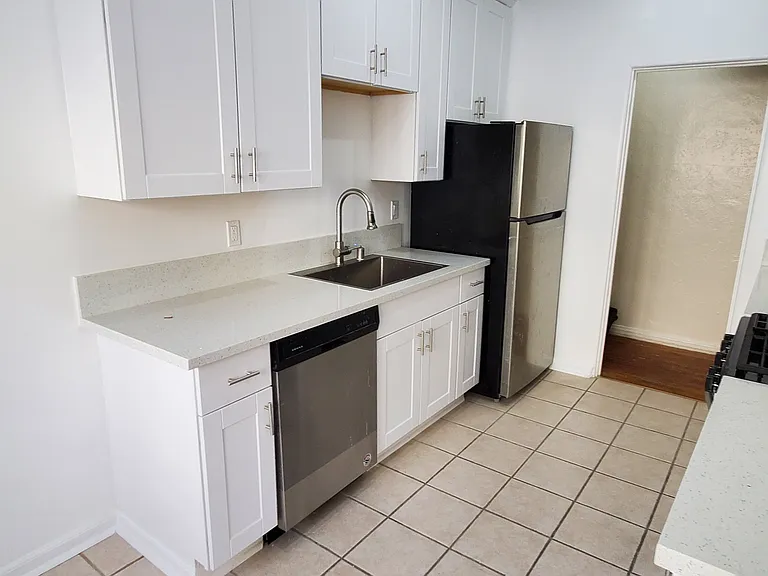 934 S Orange Grove Ave #1/2 — Photo 6