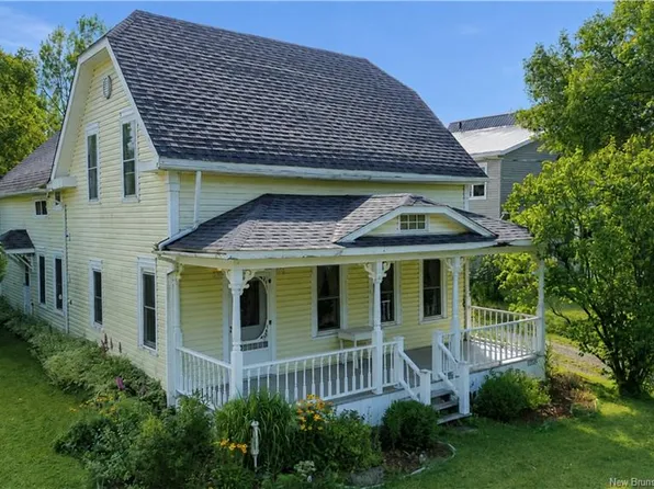 8682 Main St, Florenceville Bristol, NB E7L 3G8