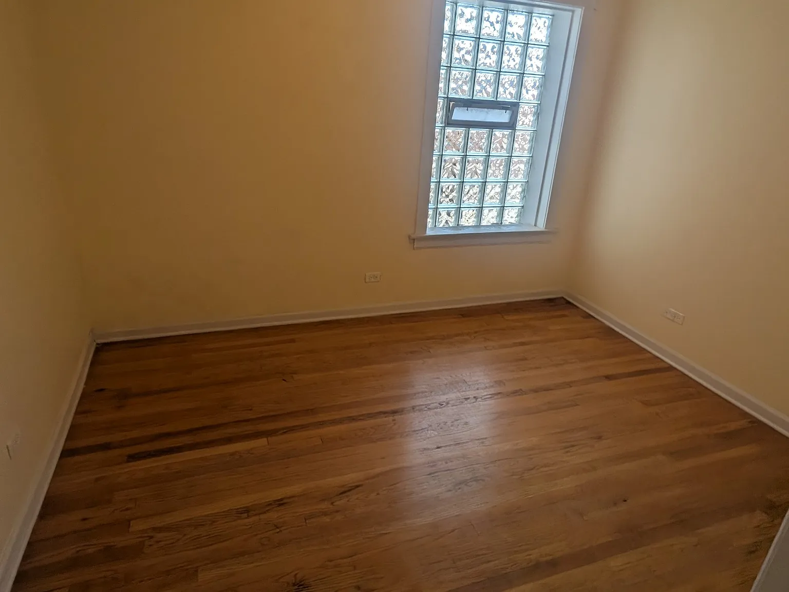 8200 S ADA - 1315 West 82nd Street - 2 — Photo 4