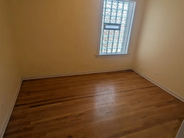 1323 W 82nd St, Chicago, IL