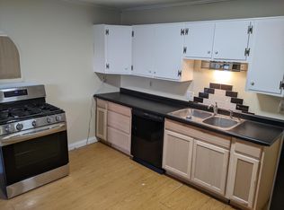 8508 Keystone Dr, Omaha, NE 68134