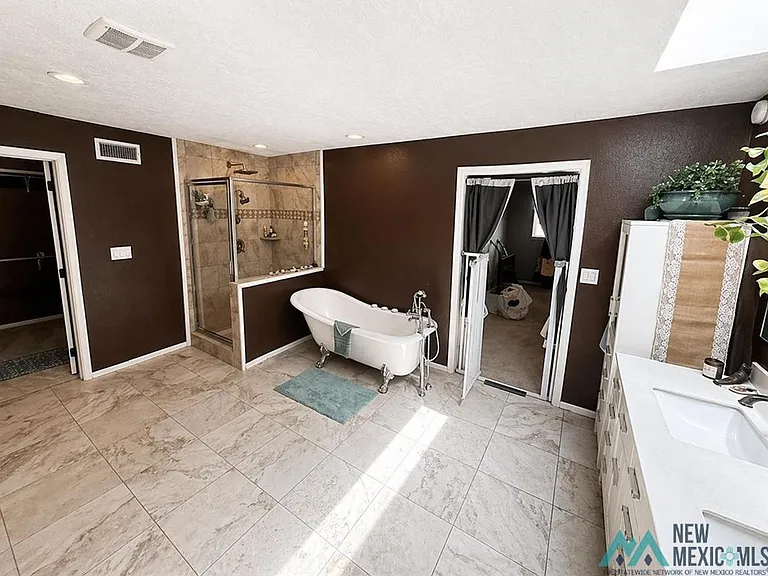920 Colonial Pkwy — Photo 15