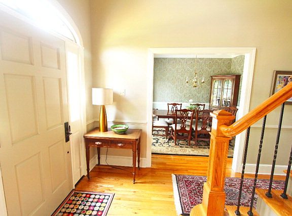 4th image of 102 Barrington Ct