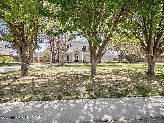 2nd image of 402 Bradley Ln
