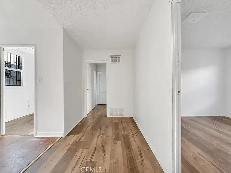 648 W 41st Dr #1/4 — Photo 7