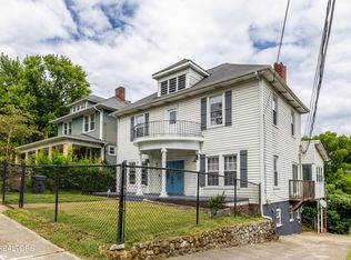 504 Surrey Rd, Knoxville, TN 37915