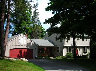 8 Hillside Dr, Georgetown, MA 01833