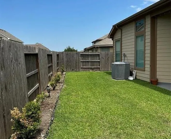 4219 Kendall Rock Ln — Photo 39