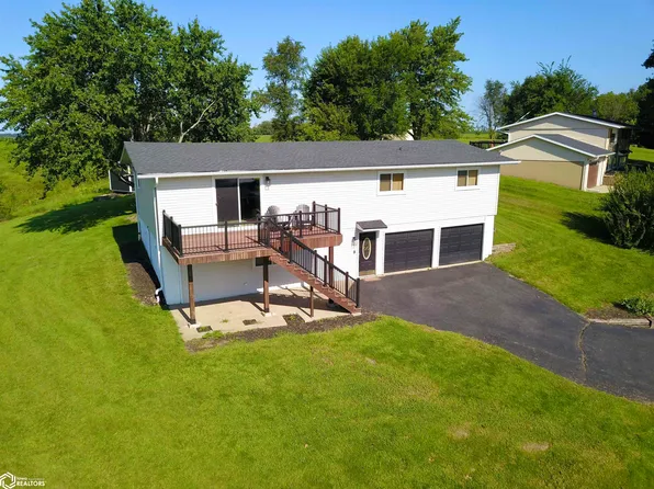 21 Eagle Dr, Grinnell, IA 50112