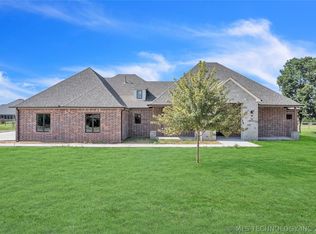 5138 E Hickory Bluff Dr, Claremore, OK 74019