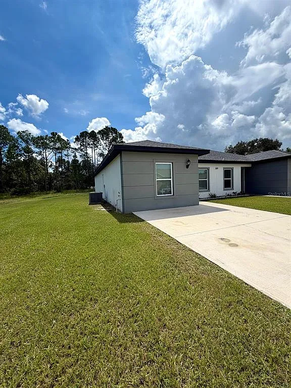 3 bed, 2.0 bath, 1400 sqft, $1,800 — Photo 2