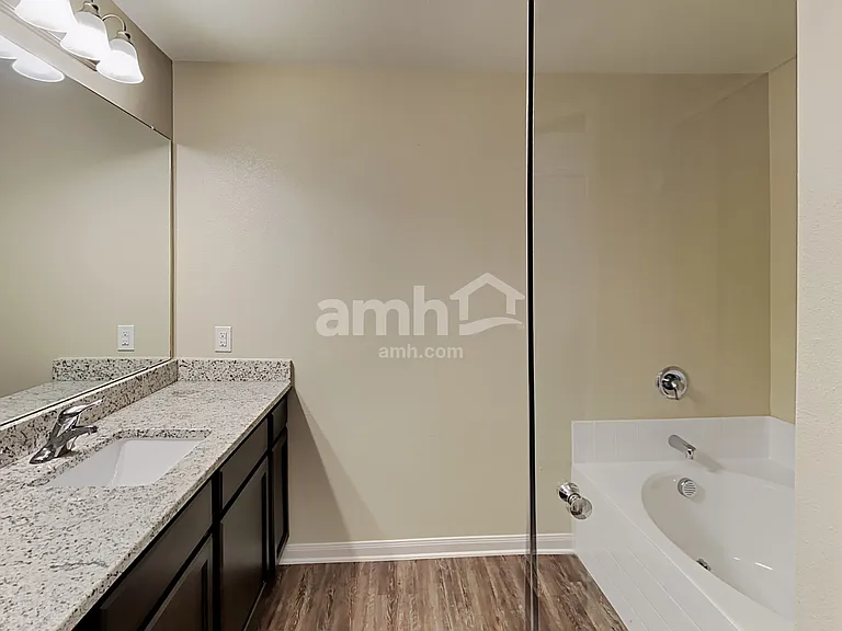 724 Lansman Trl — Photo 9