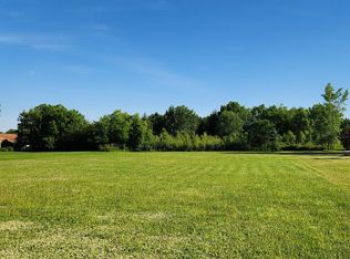 2732 E Ridgefield Dr, Crete, IL 60417