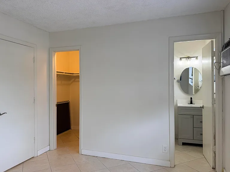 5174 NE 6th Ave #526 — Photo 5
