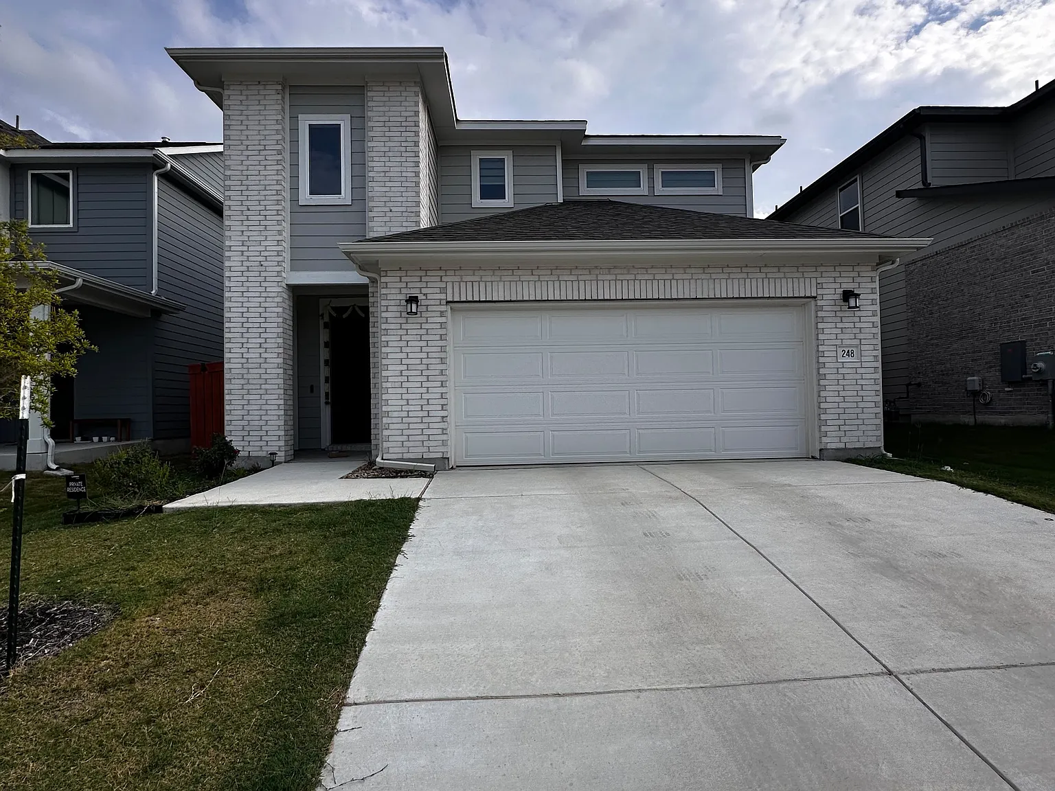 4 bed, 3.5 bath, 2533 sqft, $2,700 — Photo 1