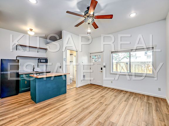 4th image of 15449 Washington Ave NE #102