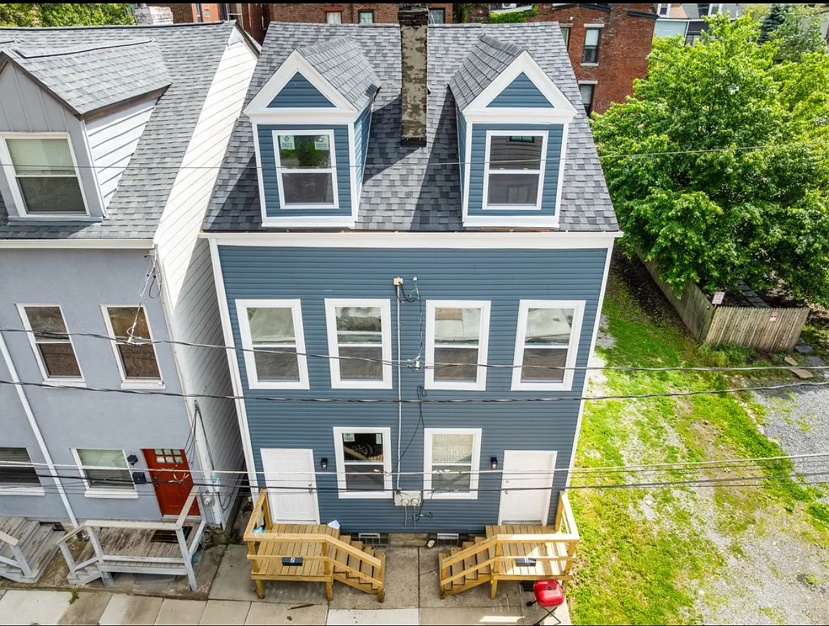 Newly Renovated 3 Bedroom + Bonus Room Northside Home — Photo 2