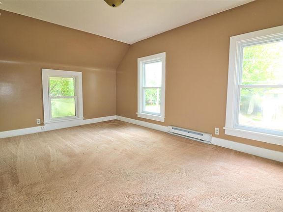 5th image of 49 Center St