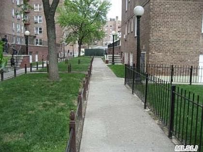 2nd image of 6515 Yellowstone Blvd APT 2F