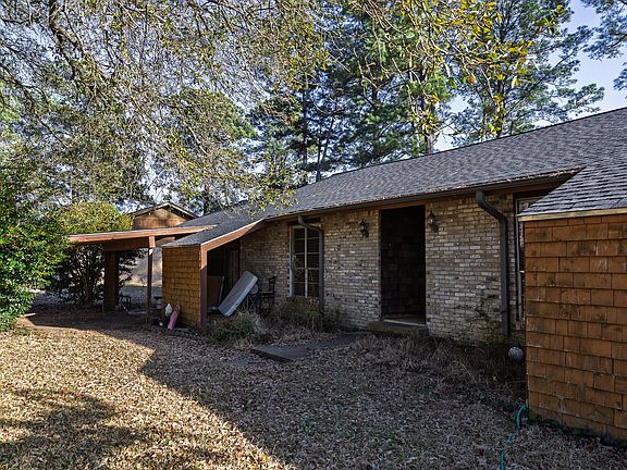 4th image of 1006 Rikkity Ln