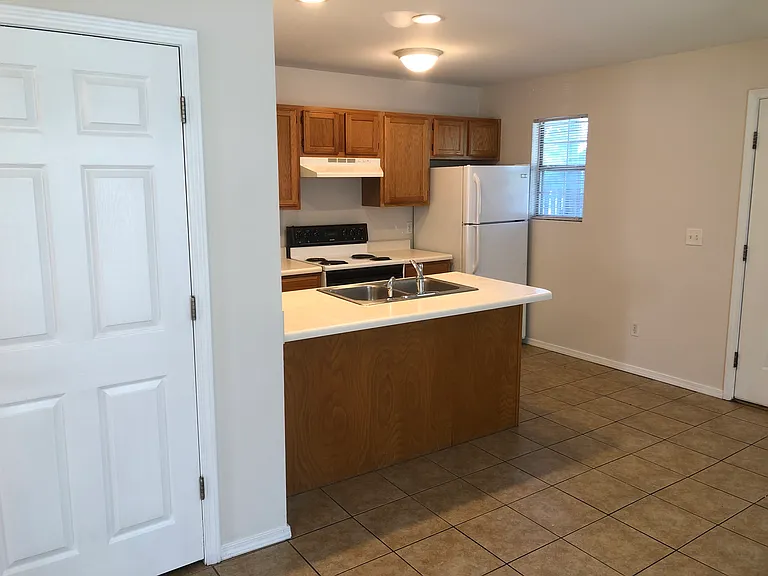 815 N Storer Ave #1 — Photo 2