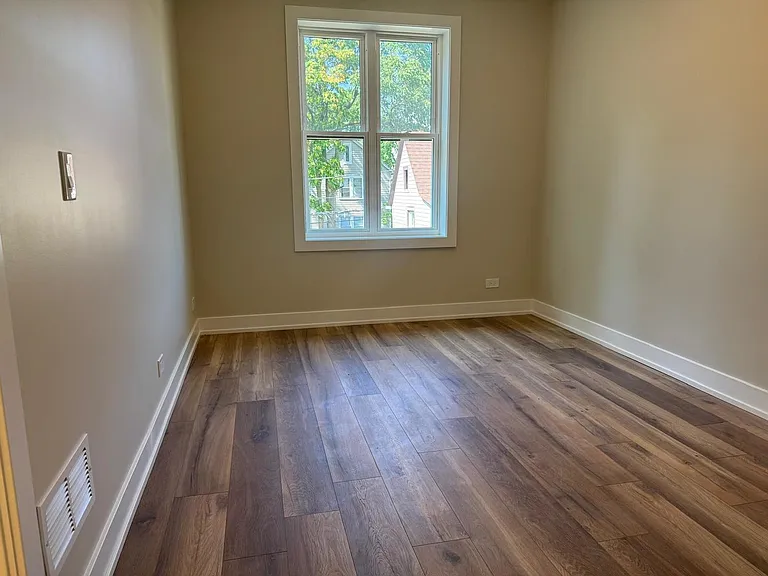 2522 W Charleston St #3 — Photo 8