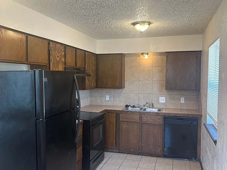 1816 Wren St — Photo 15