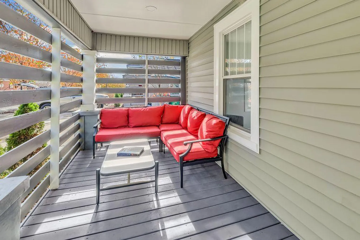 3 bed, 2.0 bath, 1194 sqft, $4,701 — Photo 3