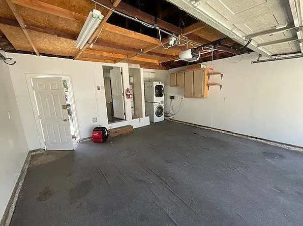 15022 Haynes St, Van Nuys, CA 91411