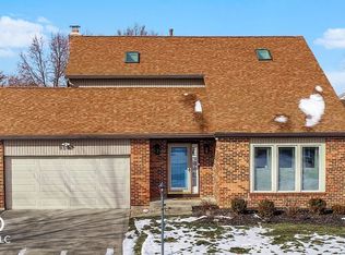 9502 Helmsdale Dr, Indianapolis, IN