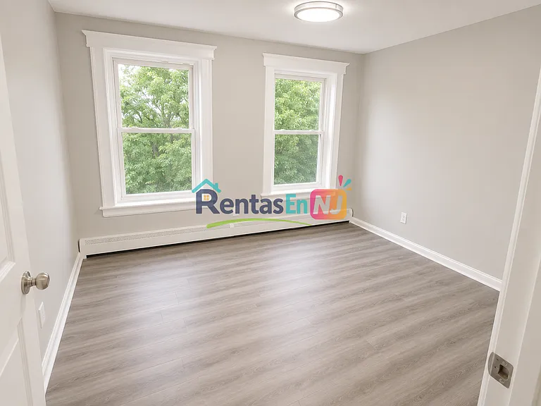 161 S 10th St #3LC — Photo 3