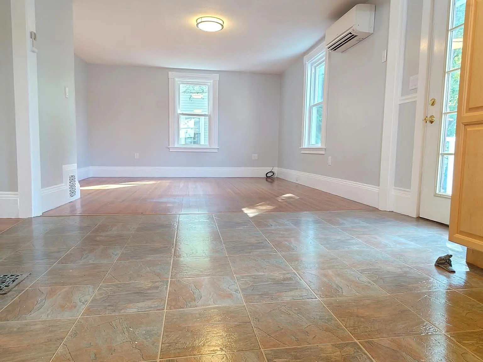 3 bed, 1.5 bath, 1150 sqft, $4,000 — Photo 3