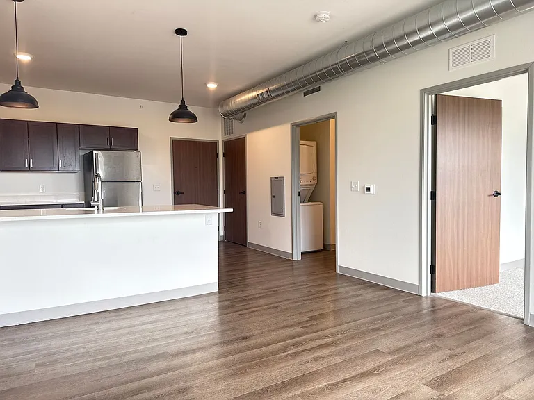 The Leo at the Hub Apartments — Photo 17