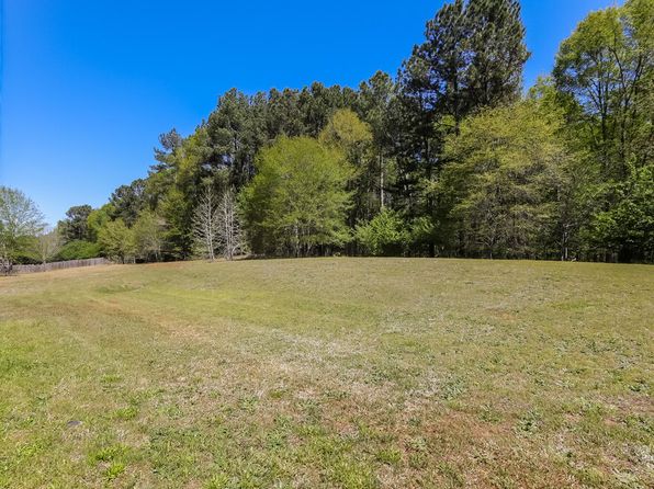 1052 Navaho Trl, Monroe, GA 30655