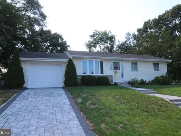 245 Falcon Dr, Little Egg Harbor, NJ 08087