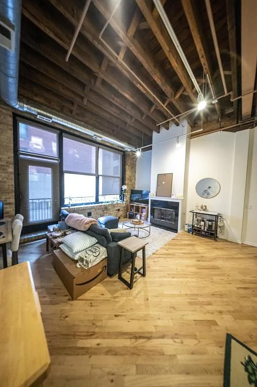 Building Photo - 226 N Clinton St #214