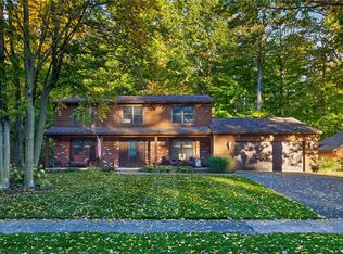 224 Willowood Dr, Rochester, NY 14612