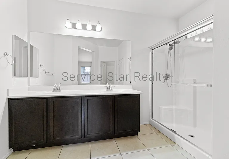 7309 S 12th Dr — Photo 19