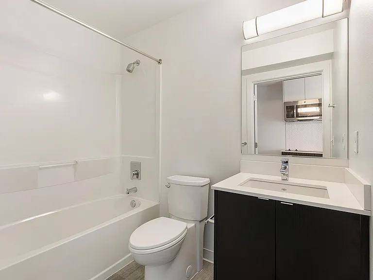 722 E Pike St — Photo 8