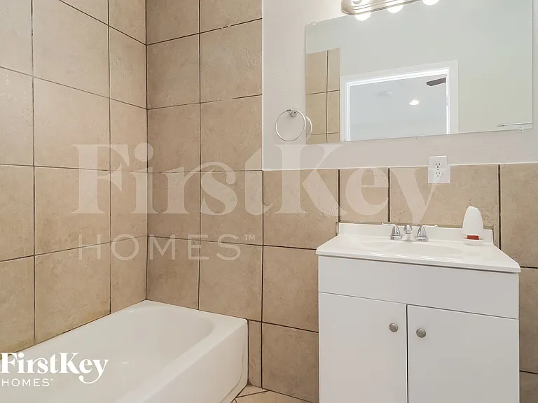 404 McGee St — Photo 13