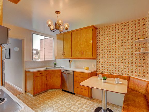5th image of 2630 43rd Ave