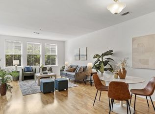 3 Harvest Dr #106, North Andover, MA 01845