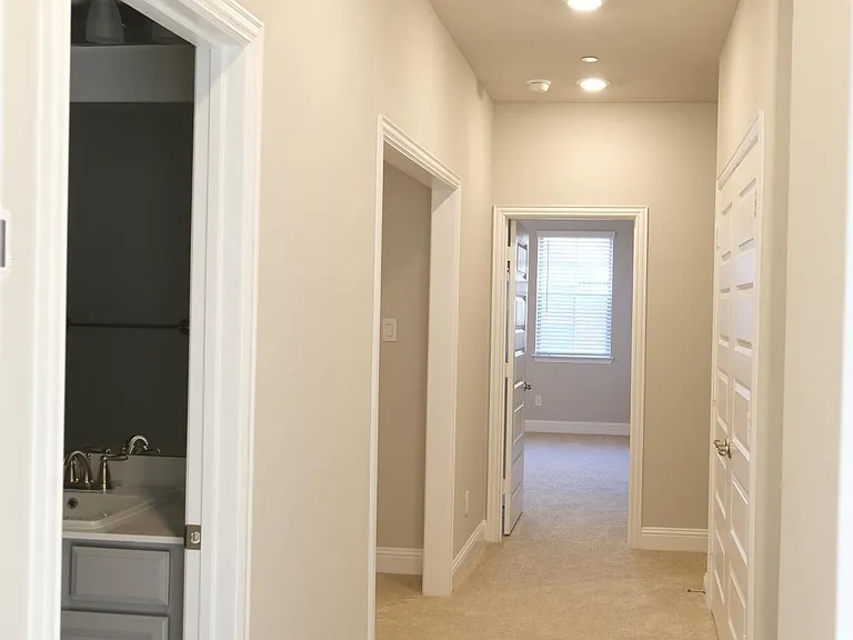 332 Blackthorne Dr — Photo 17