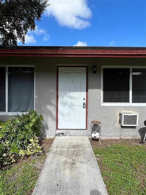 Studio, 1.0 bath, 2205 sqft, $1,300 — Photo 1
